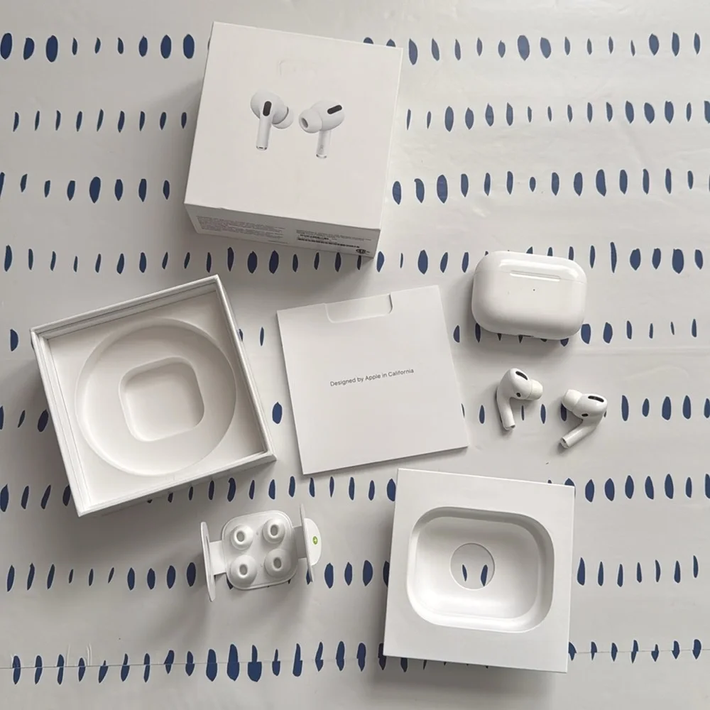 Apple AirPods Pro with Wireless Charging Case